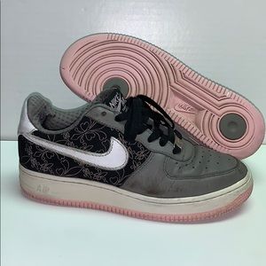 Nike Air Force 1 07’ floral rose very worn
